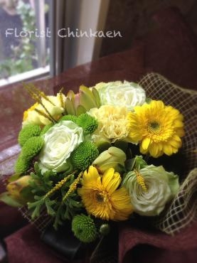 結婚祝いの花束をホテルへお届け｜「フローリストちんかえん」　（兵庫県神戸市中央区の花キューピット加盟店 花屋）のブログ