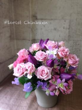 紫のチューリップでシックにかわいらしく｜「フローリストちんかえん」　（兵庫県神戸市中央区の花キューピット加盟店 花屋）のブログ